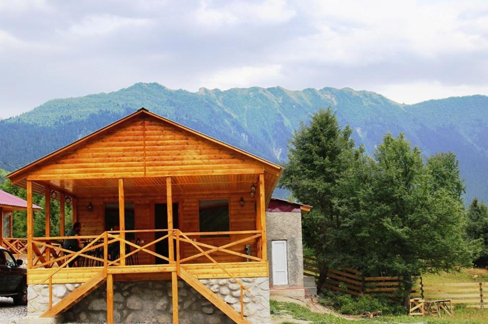 Hotel Ushba Hill Mestia Bagian luar foto