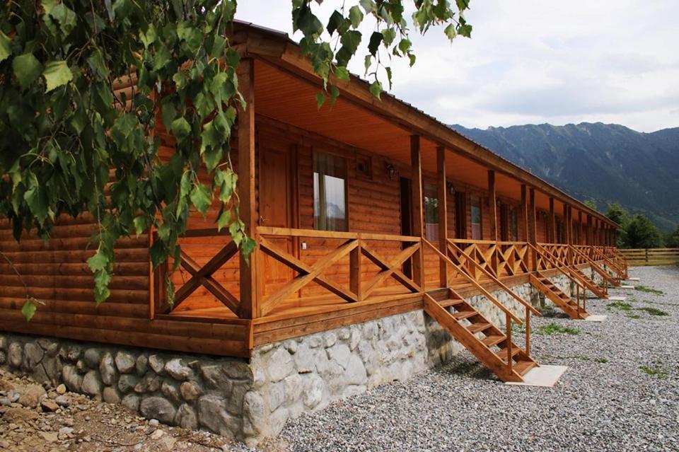 Hotel Ushba Hill Mestia Bagian luar foto