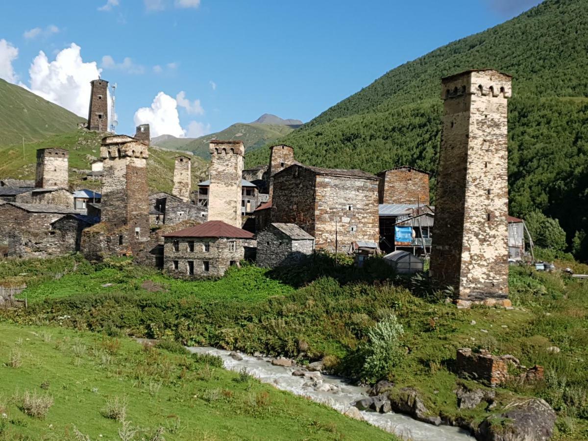 Hotel Ushba Hill Mestia Bagian luar foto